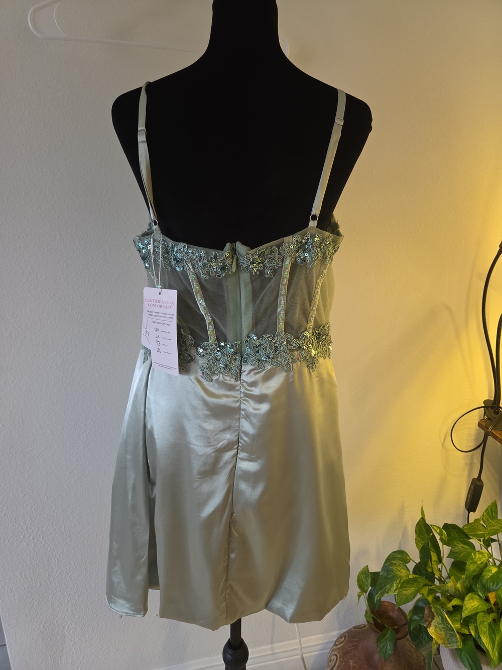 Elegant Sage Green Lace Appliqué Satin Mini Dress - Picture 5 of 10